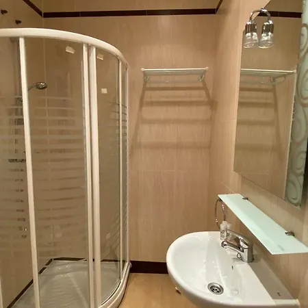 بيت شباب Insidehome Centro -hab Con Bano Privado En El Centro Y Opcion De Parking-