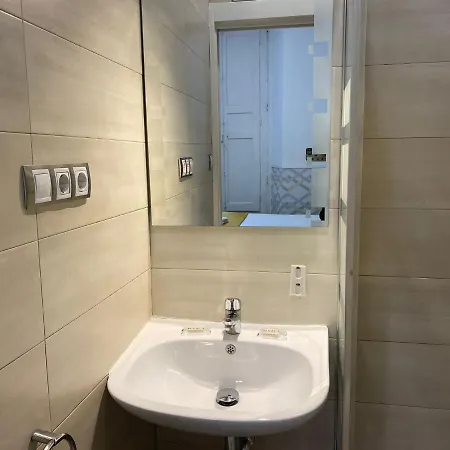 Insidehome Centro -hab Con Bano Privado En El Centro Y Opcion De Parking- بيت شباب باياذوليد