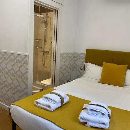 Insidehome Centro -hab Con Bano Privado En El Centro Y Opcion De Parking- بيت شباب باياذوليد