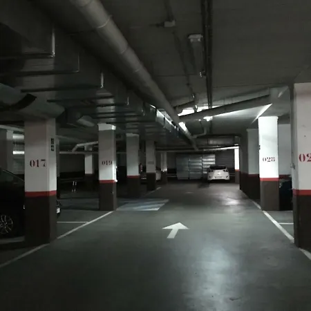 بيت شباب Insidehome Centro -hab Con Bano Privado En El Centro Y Opcion De Parking- *